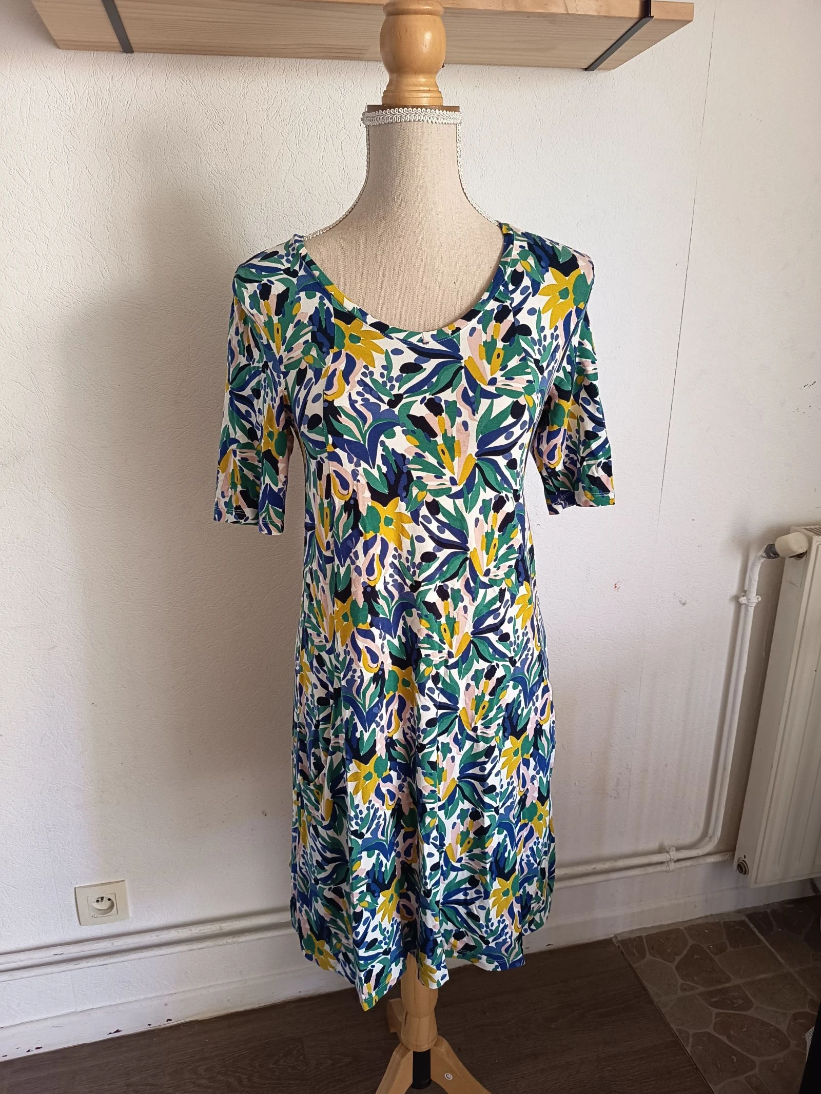 Jolie robe fleuris Zilch taille XS 